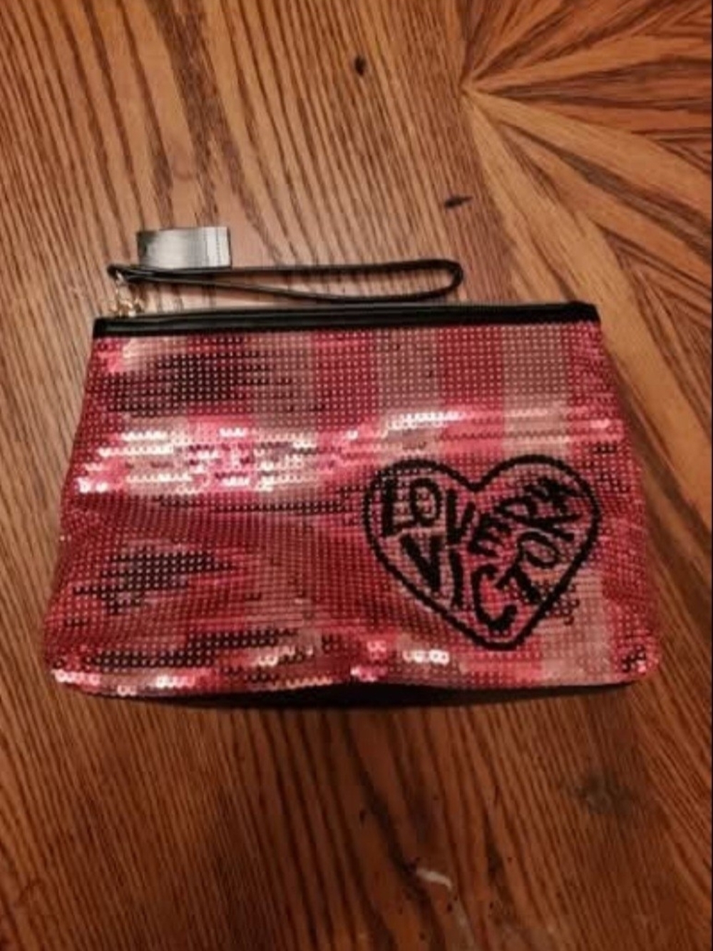 victoria secret cosmetics bag (last one available)
